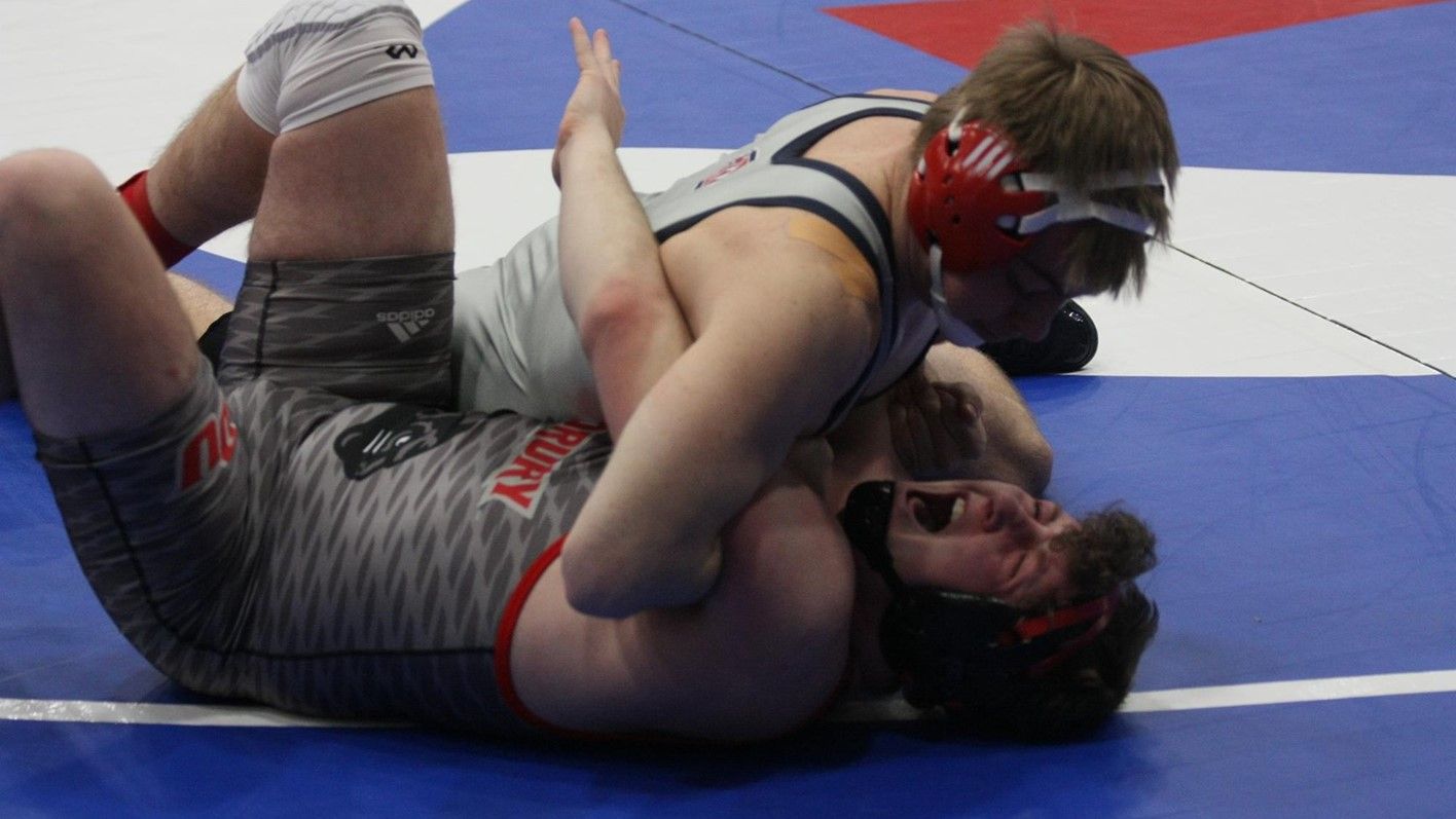 Wrestling breaks five match losing streak