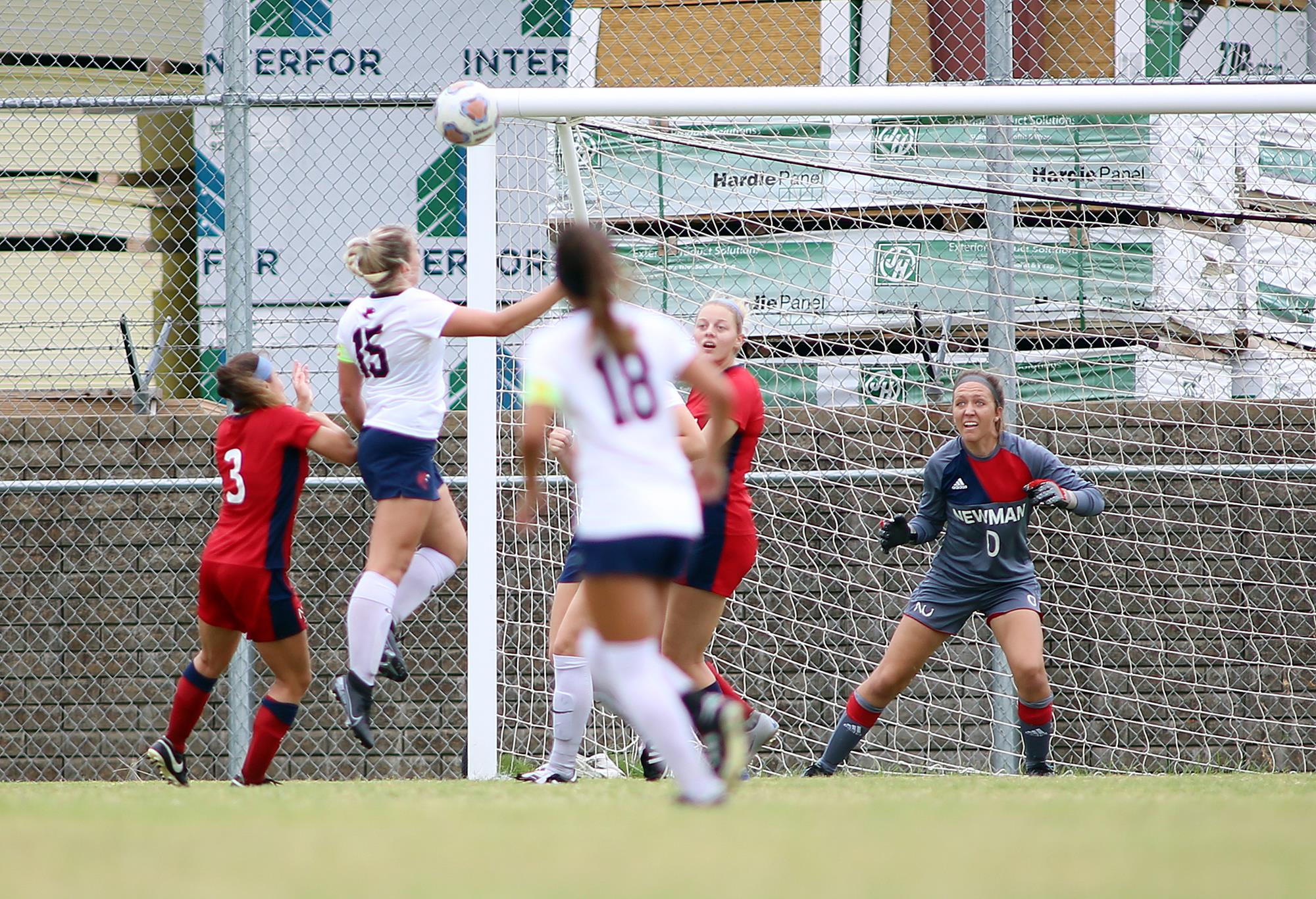 Women's soccer goalie scores MIAA goalie of the week