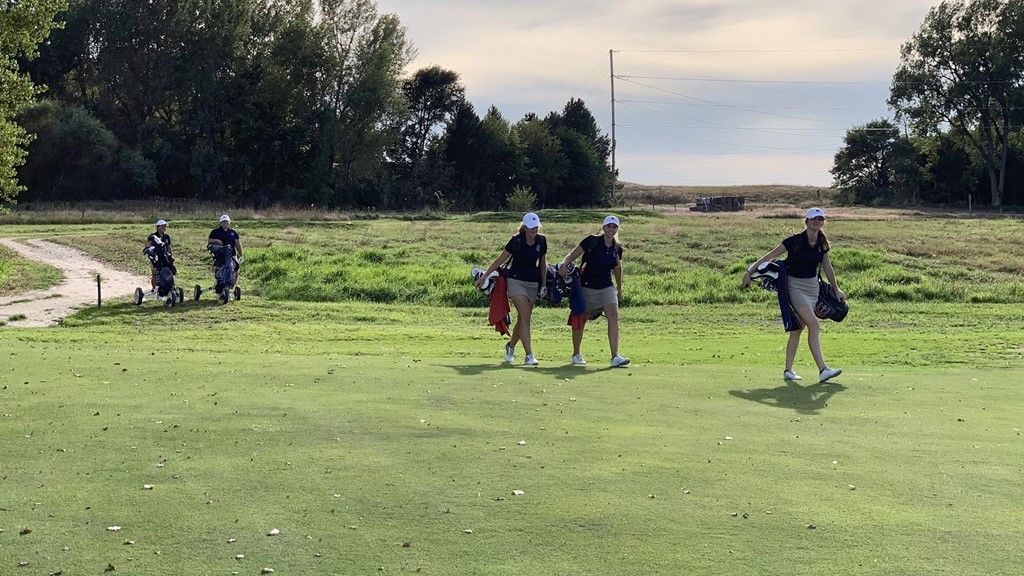 Women's golf finishes fall season, will begin to work on short game