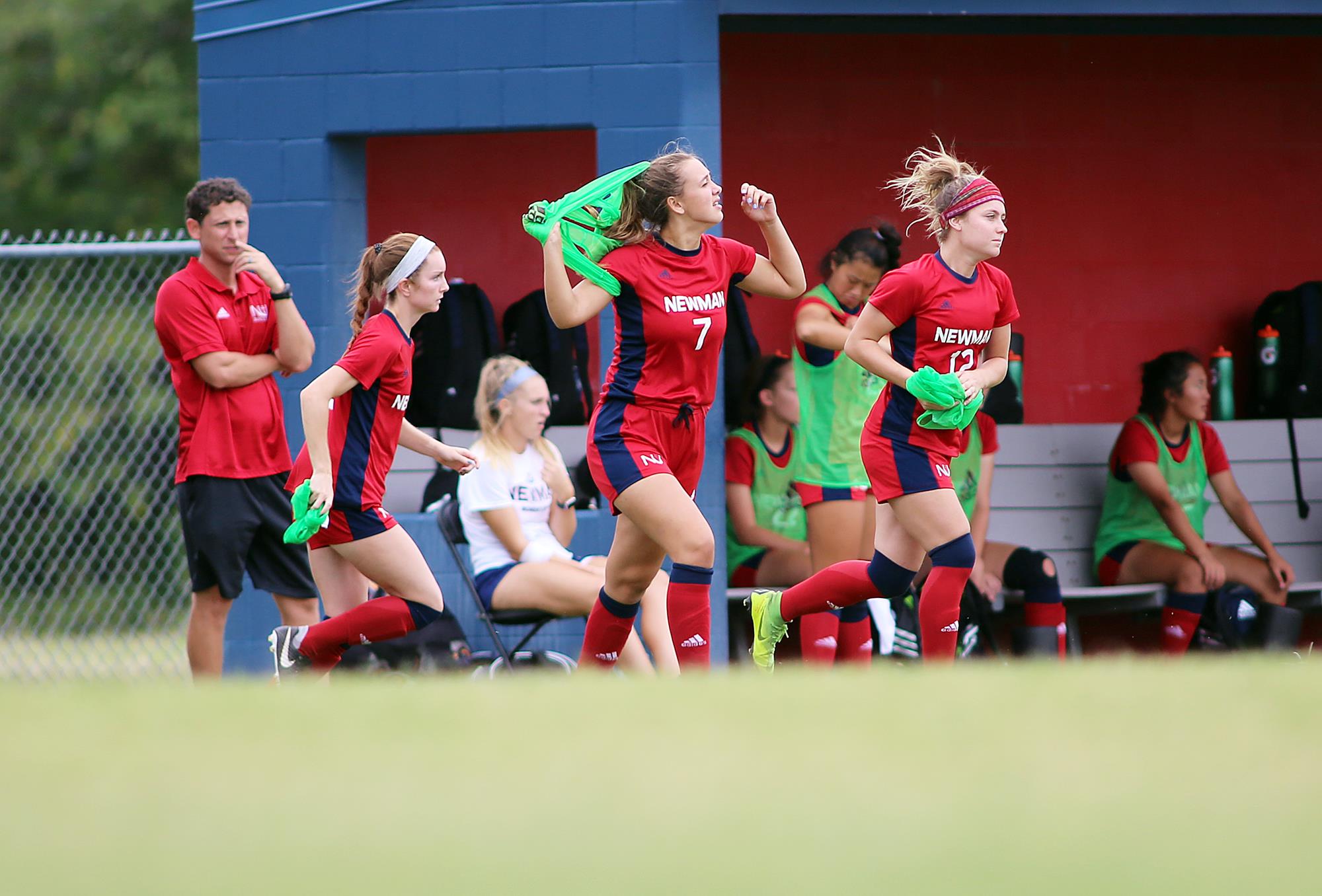 Women's soccer qualifies for MIAA tournament