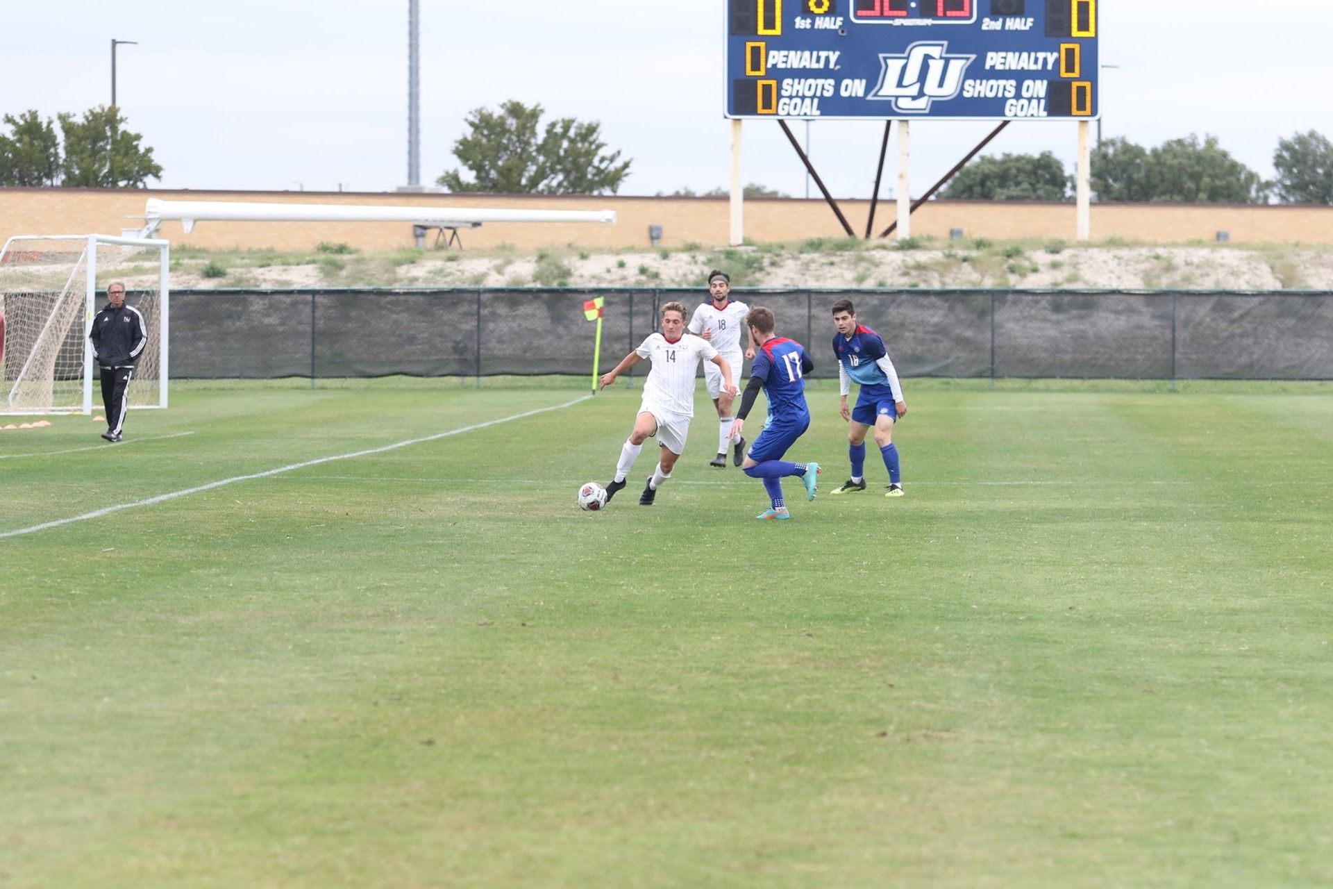 Men's soccer finishes short of qualifying for post-season tournament