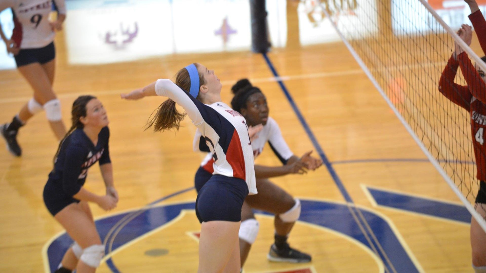 Volleyball senior receives conference awards