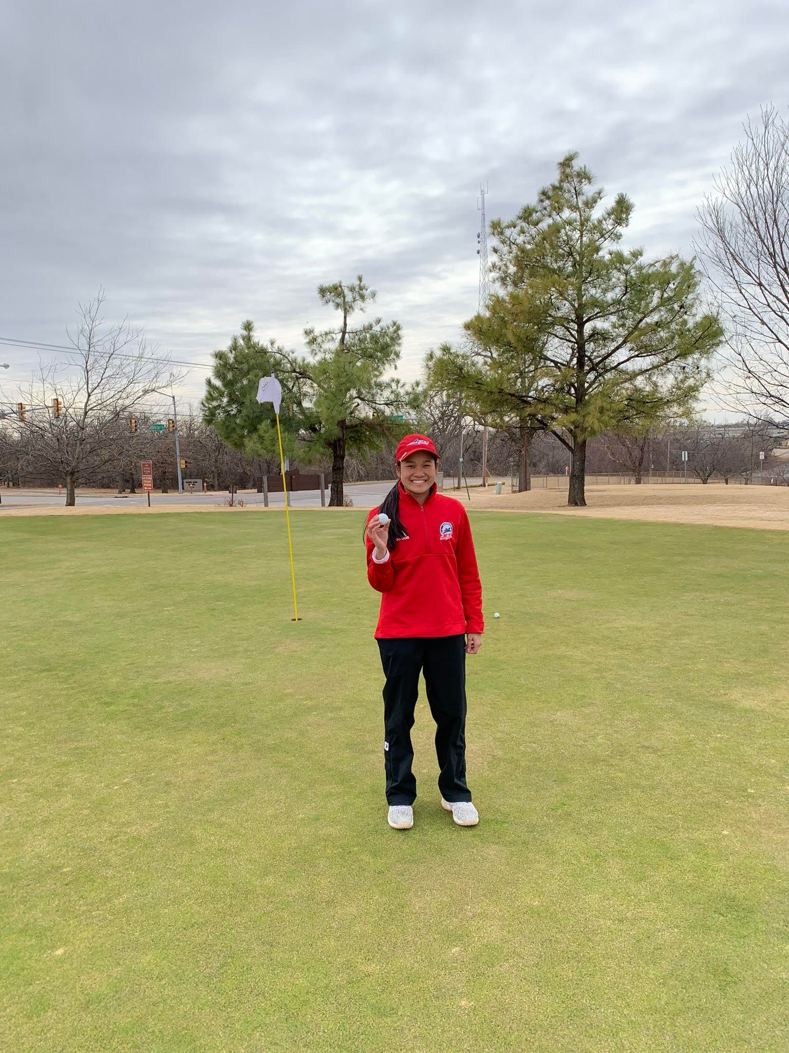 Hole-in-one fuels women's golf to best finish of the season